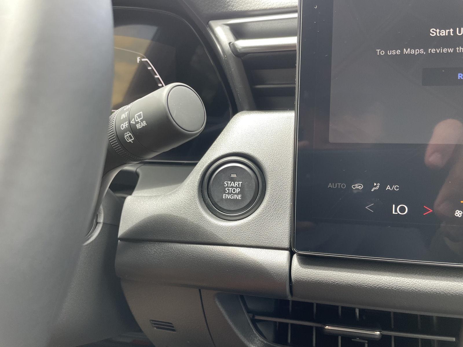 Vehicle photo 23