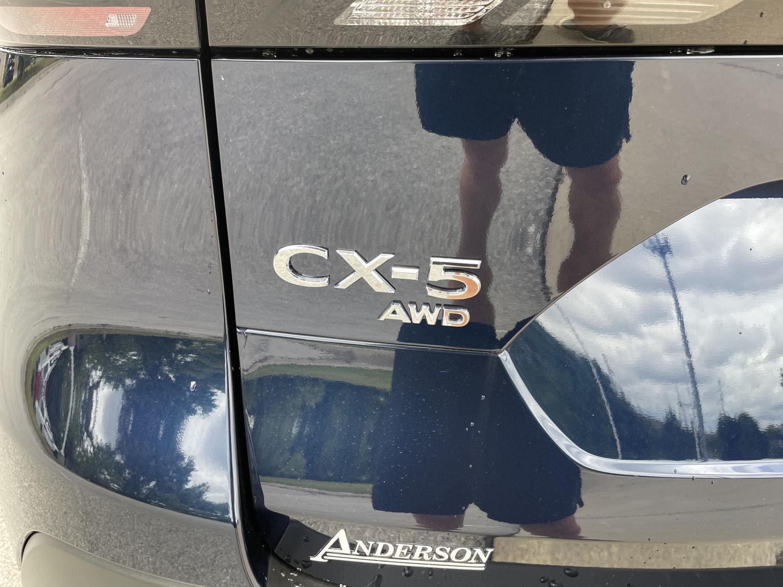 Vehicle photo 32