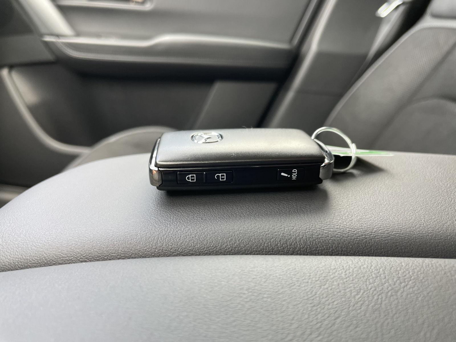 Vehicle photo 33