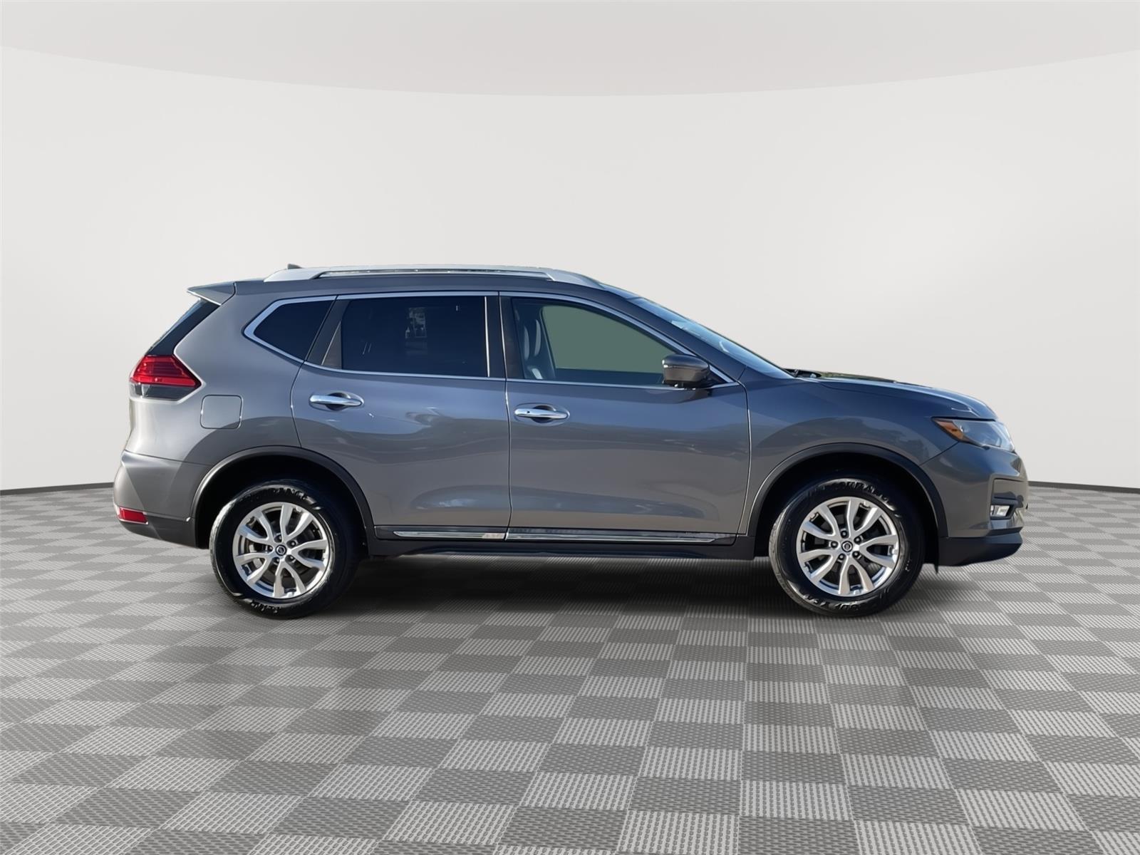 Vehicle photo 6