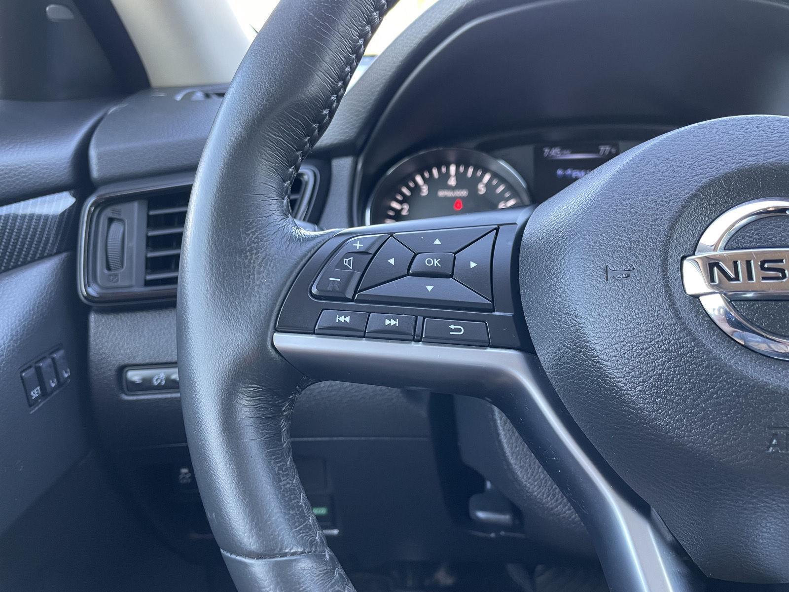Vehicle photo 13