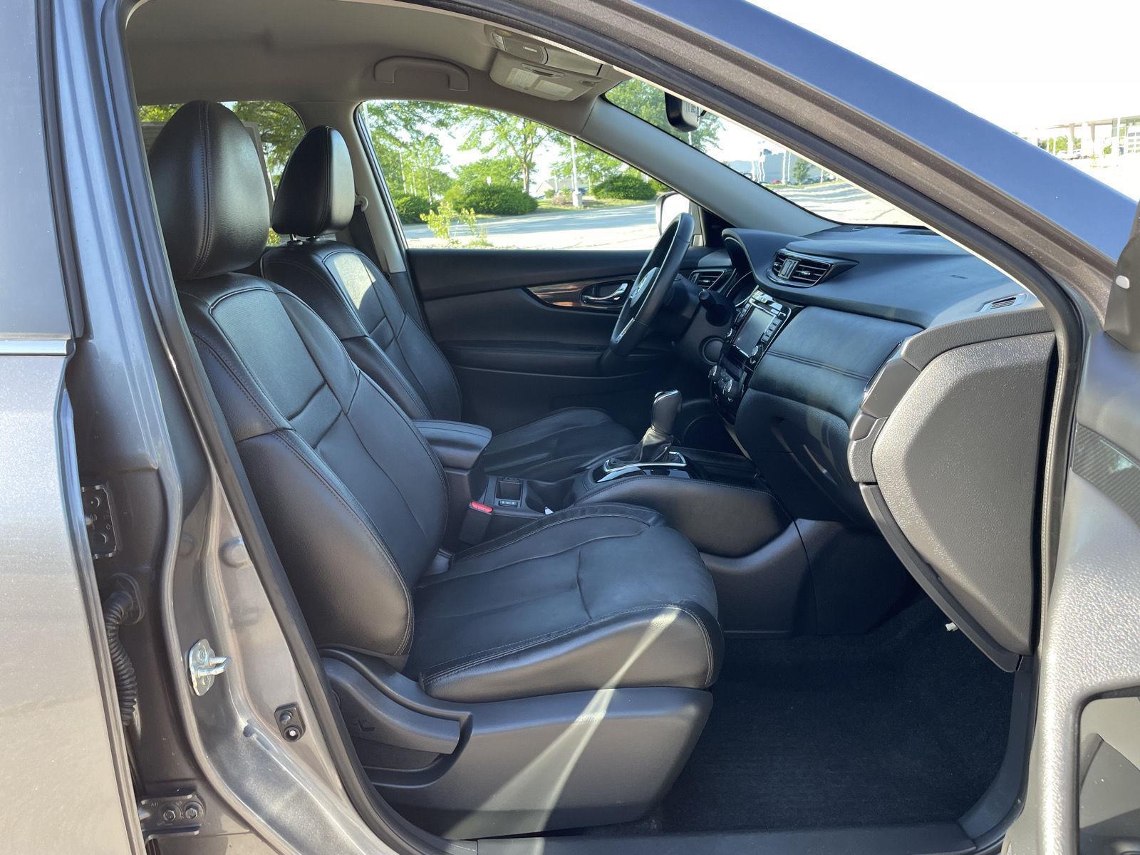 Vehicle photo 19