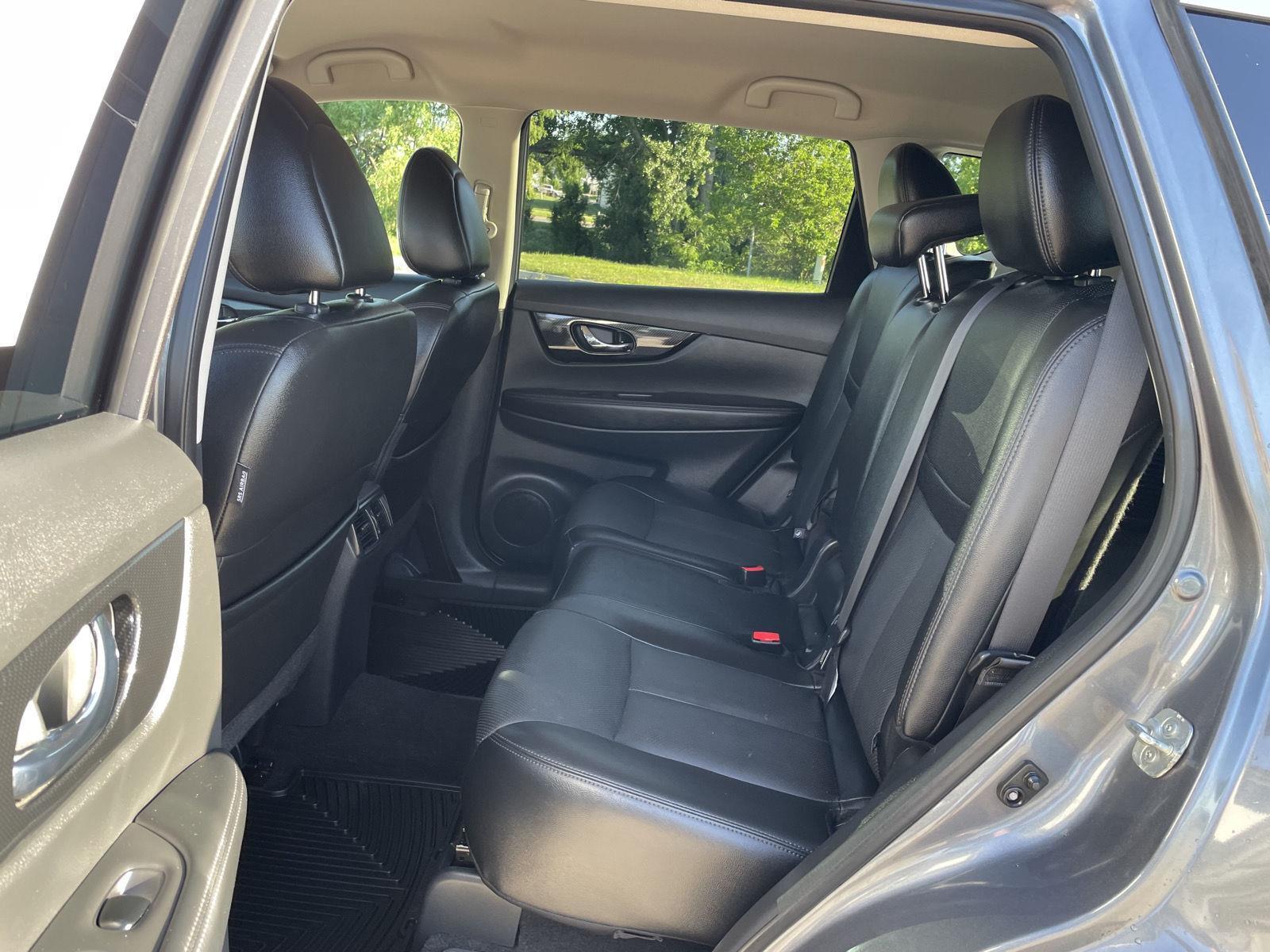Vehicle photo 20