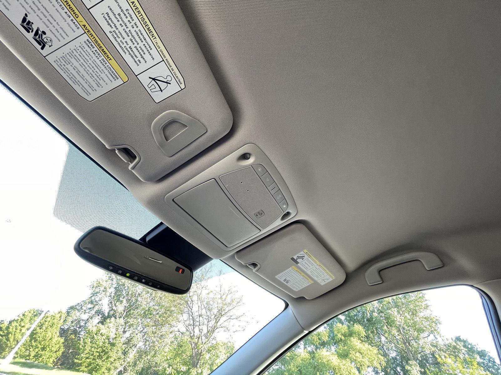Vehicle photo 21