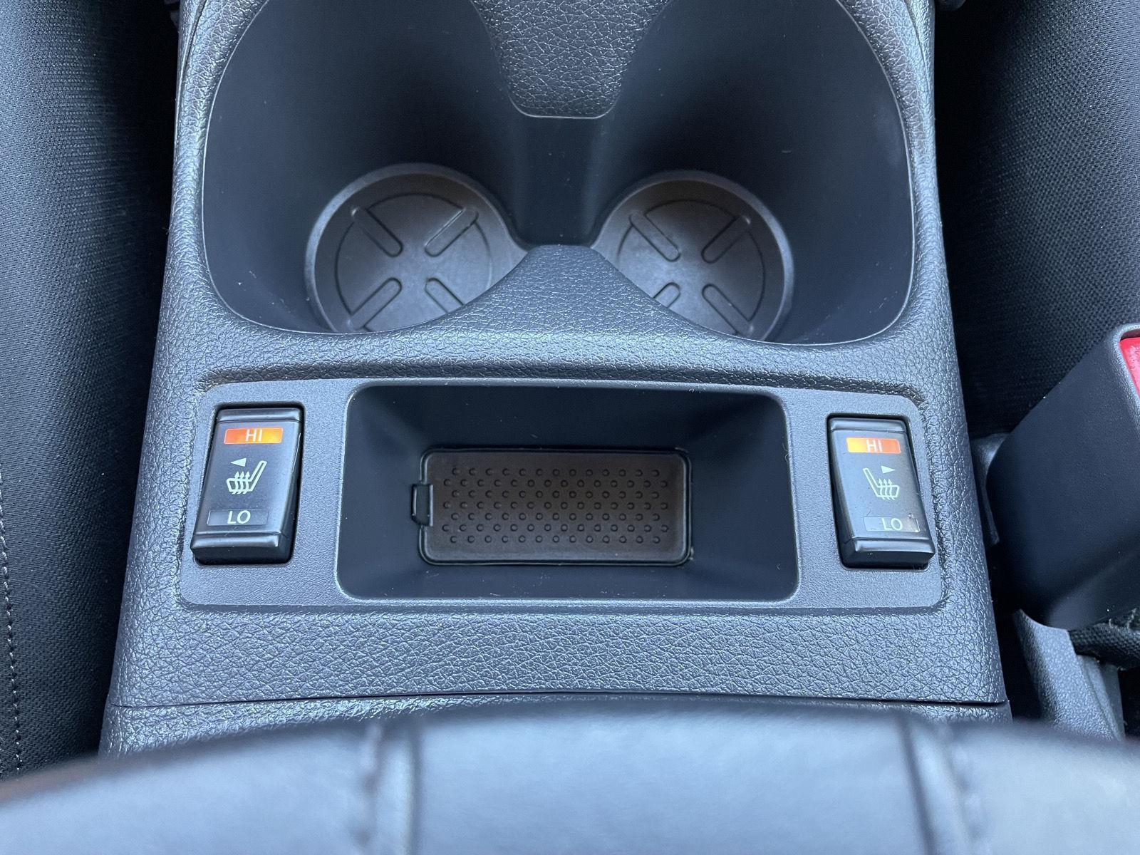 Vehicle photo 28