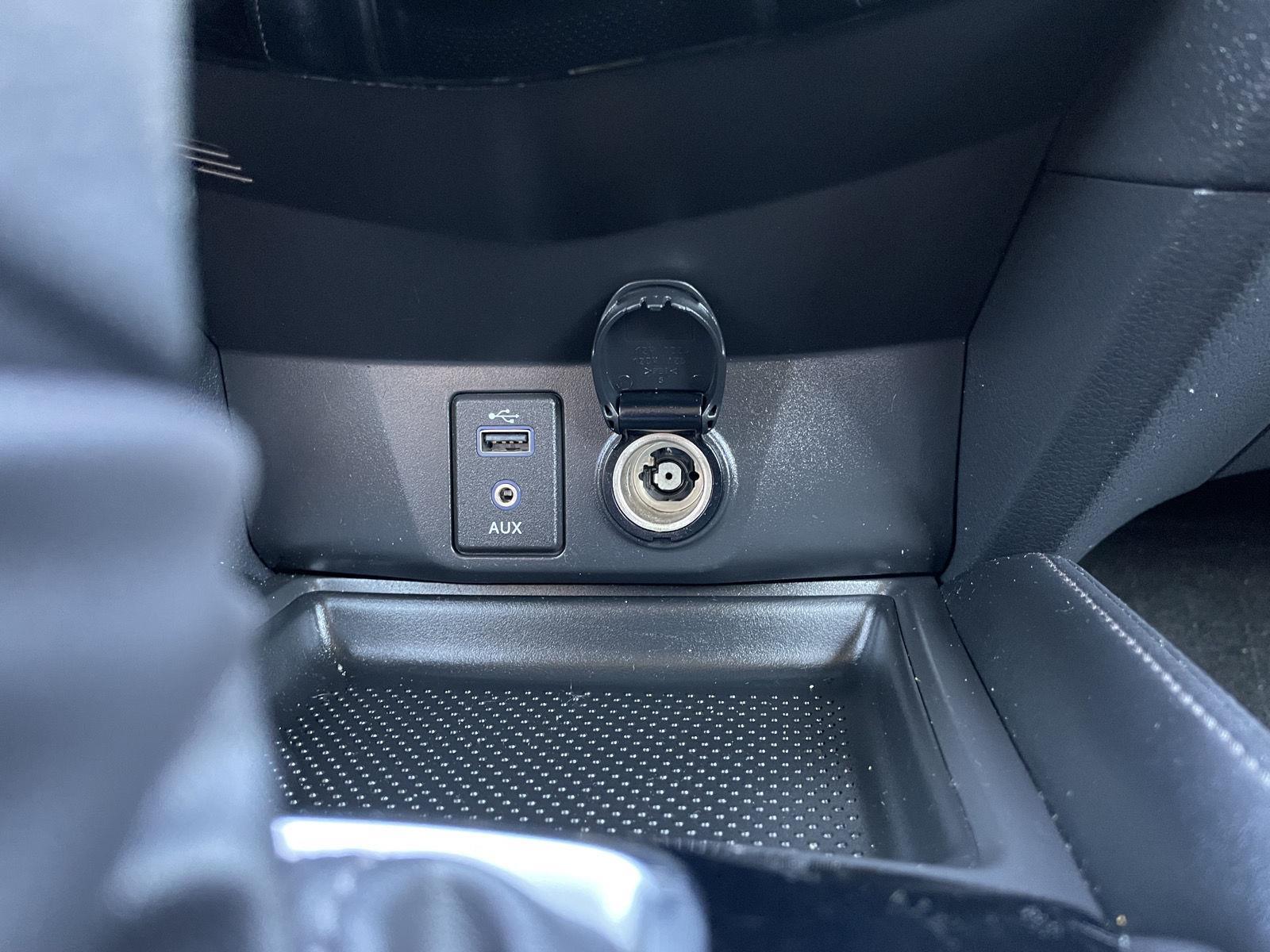 Vehicle photo 29