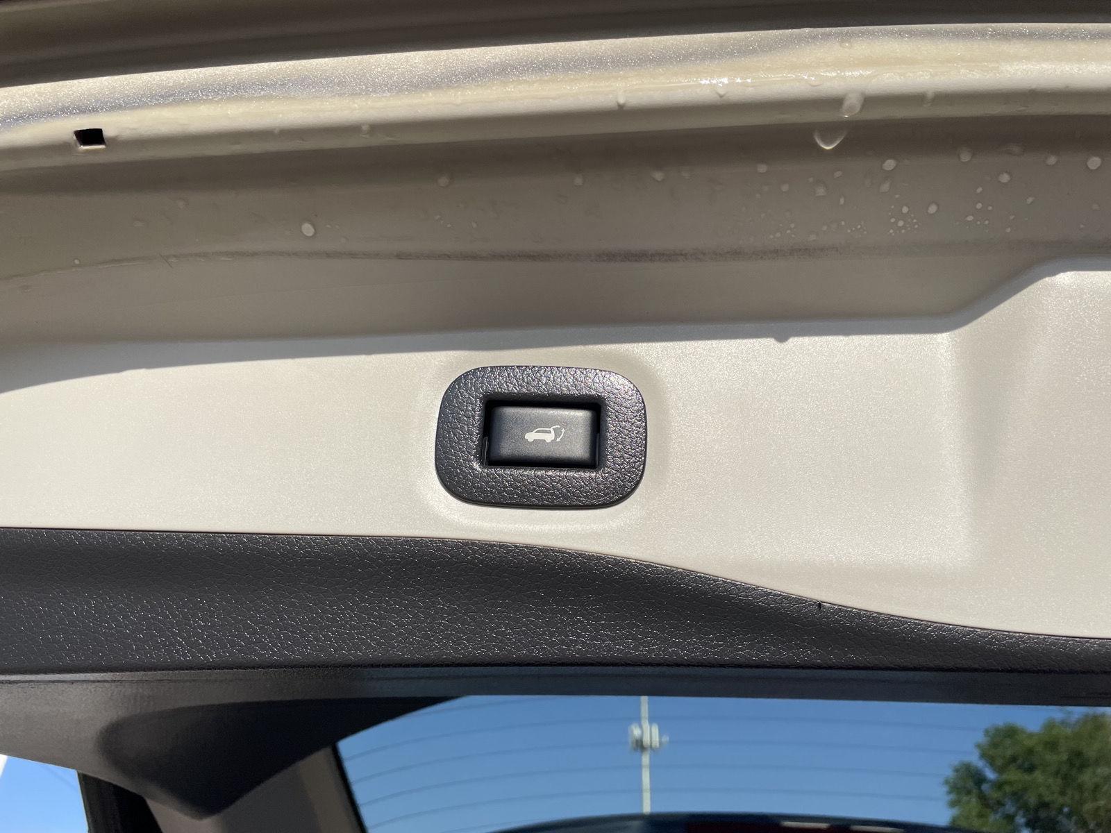 Vehicle photo 38