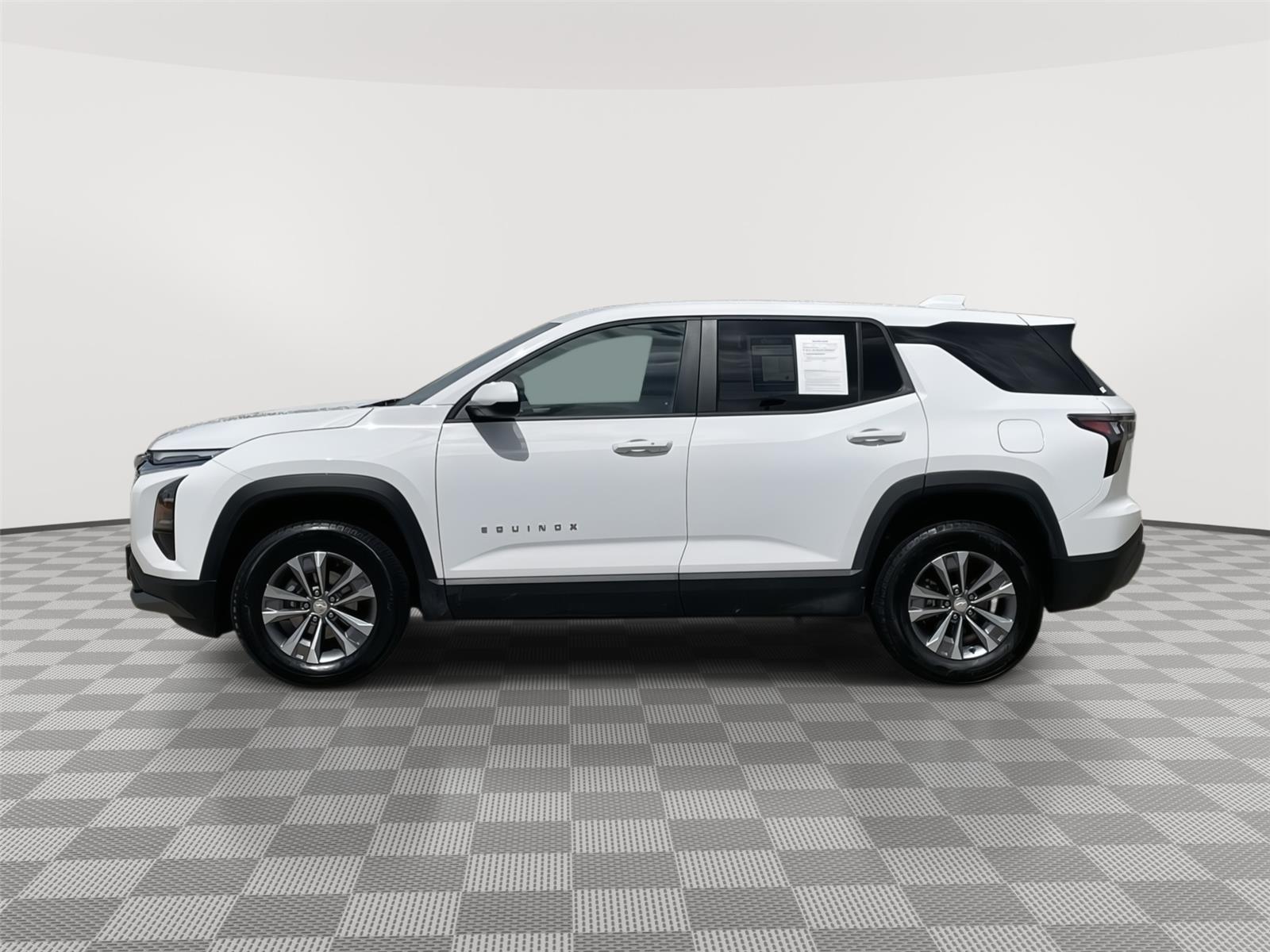 Vehicle photo 2