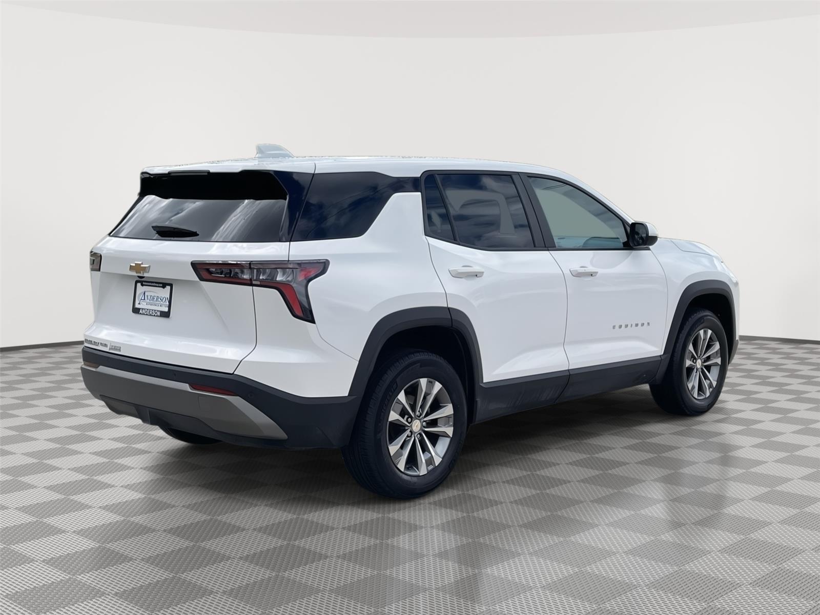 Vehicle photo 7