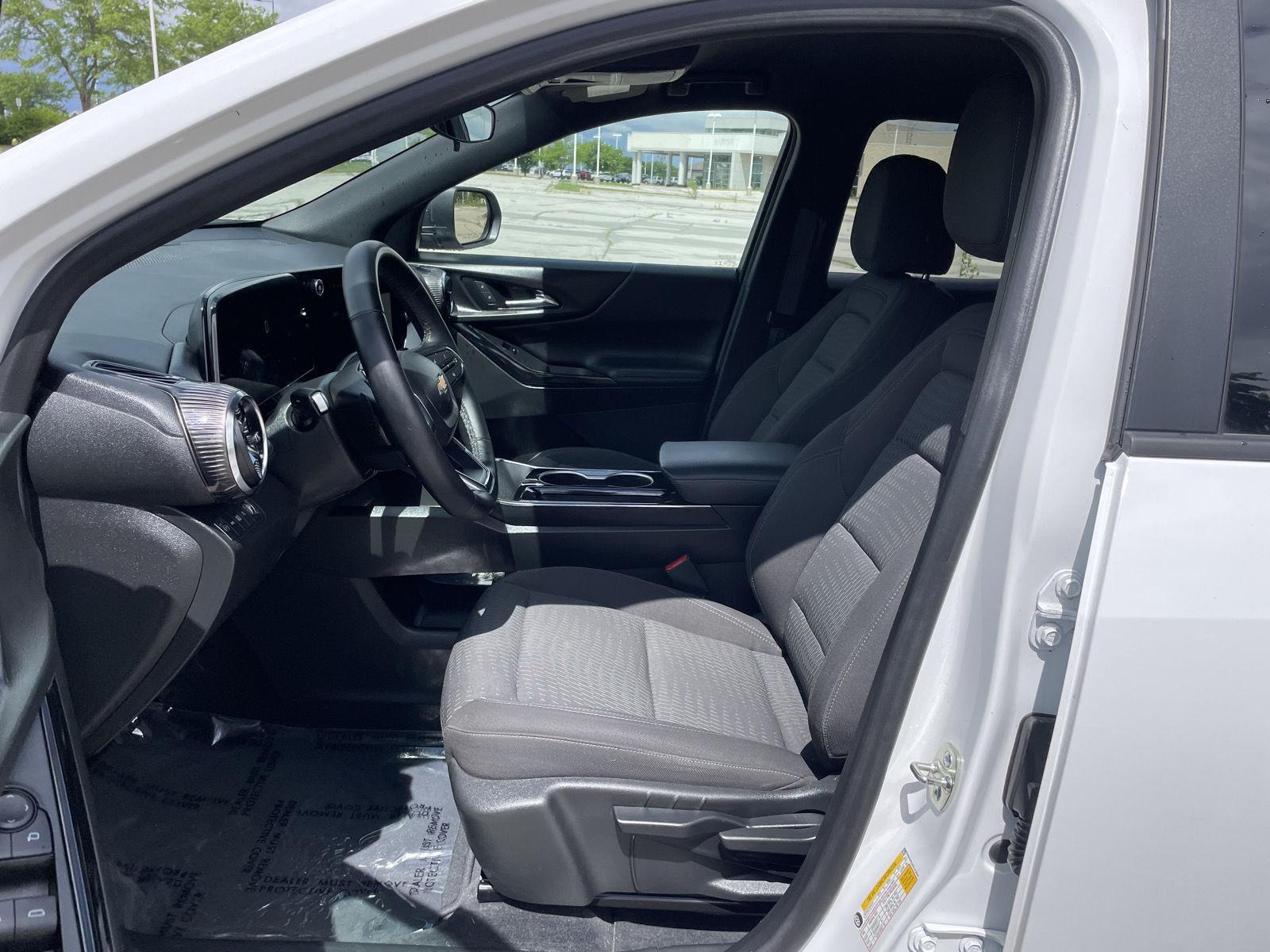 Vehicle photo 16