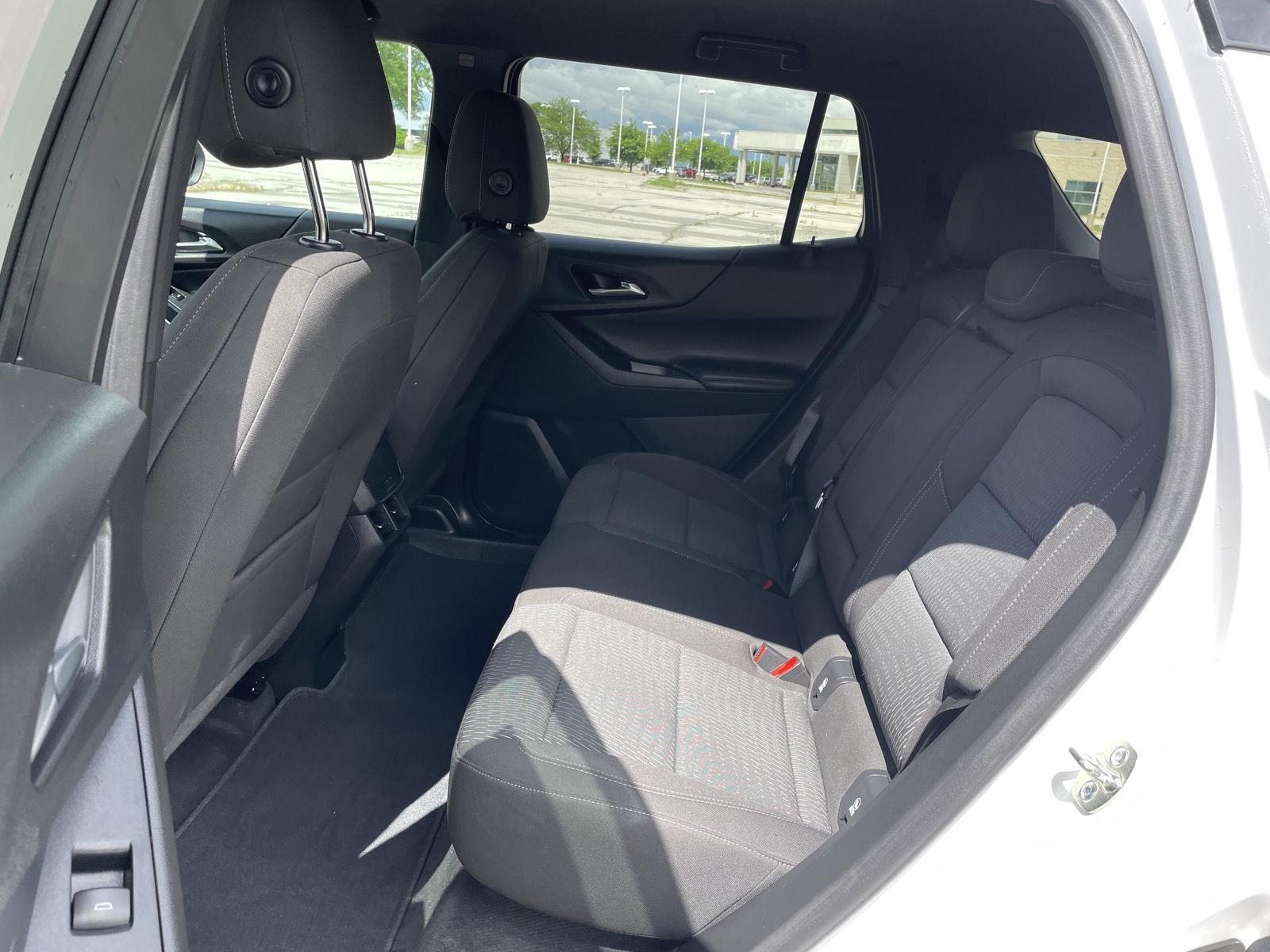 Vehicle photo 19