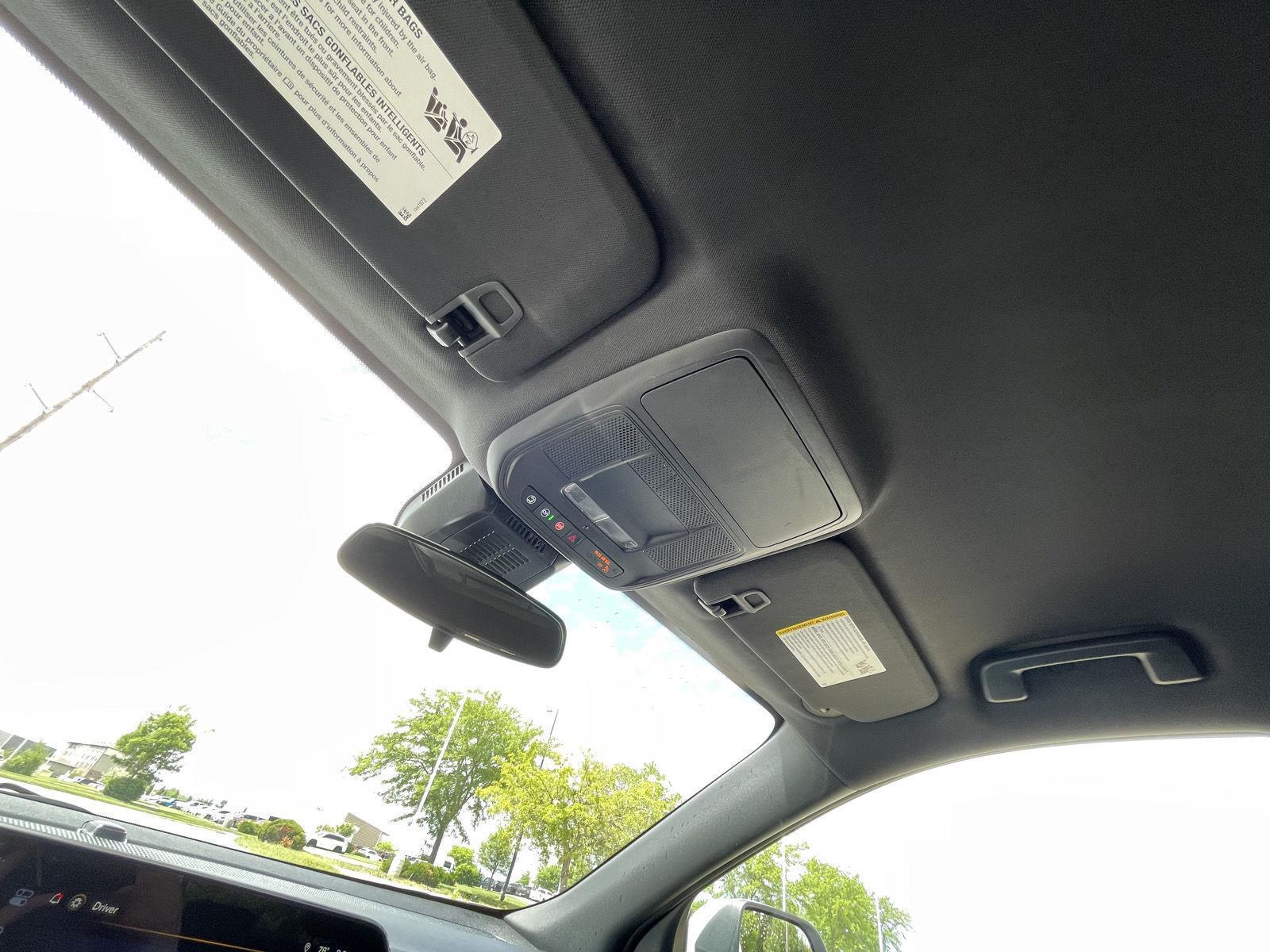 Vehicle photo 20