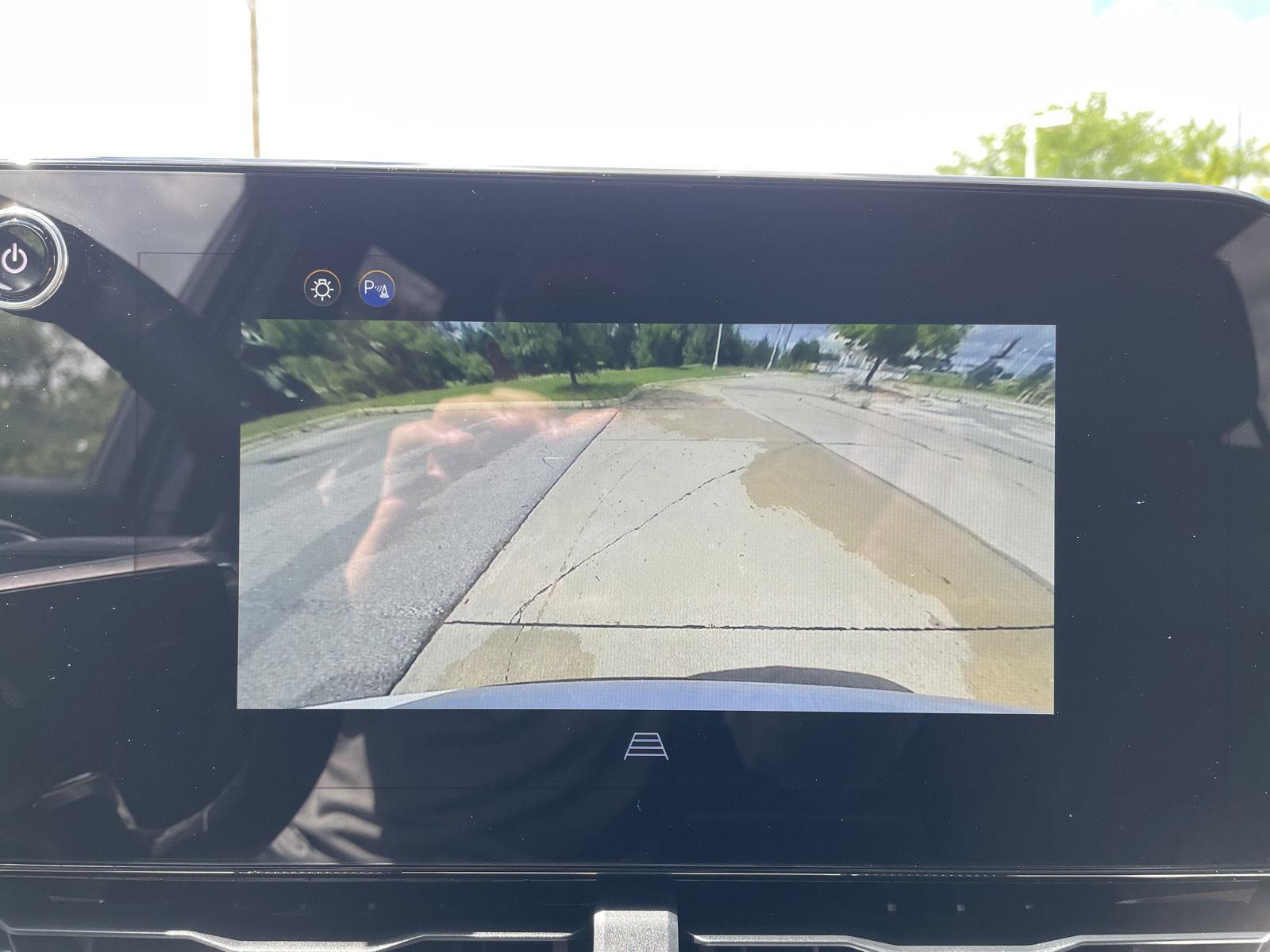 Vehicle photo 22