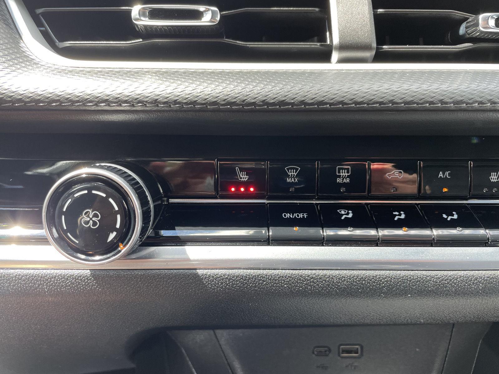 Vehicle photo 25