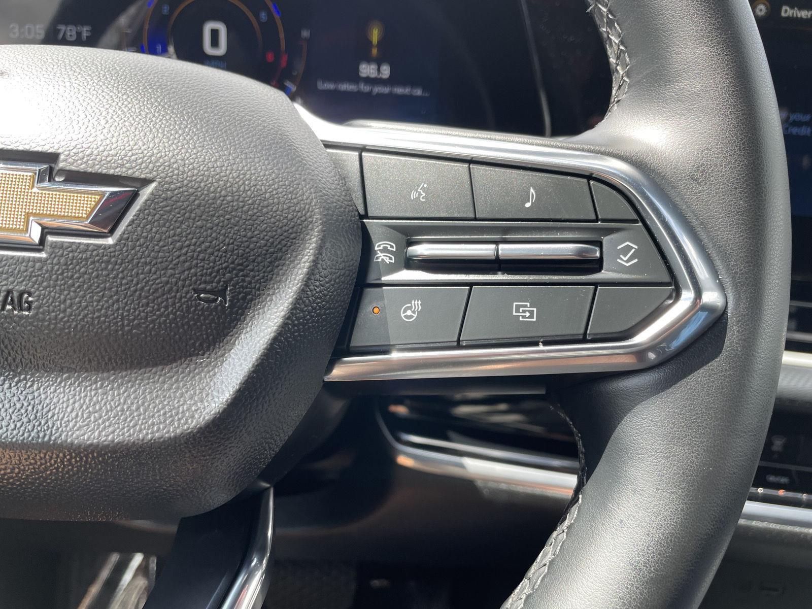 Vehicle photo 26