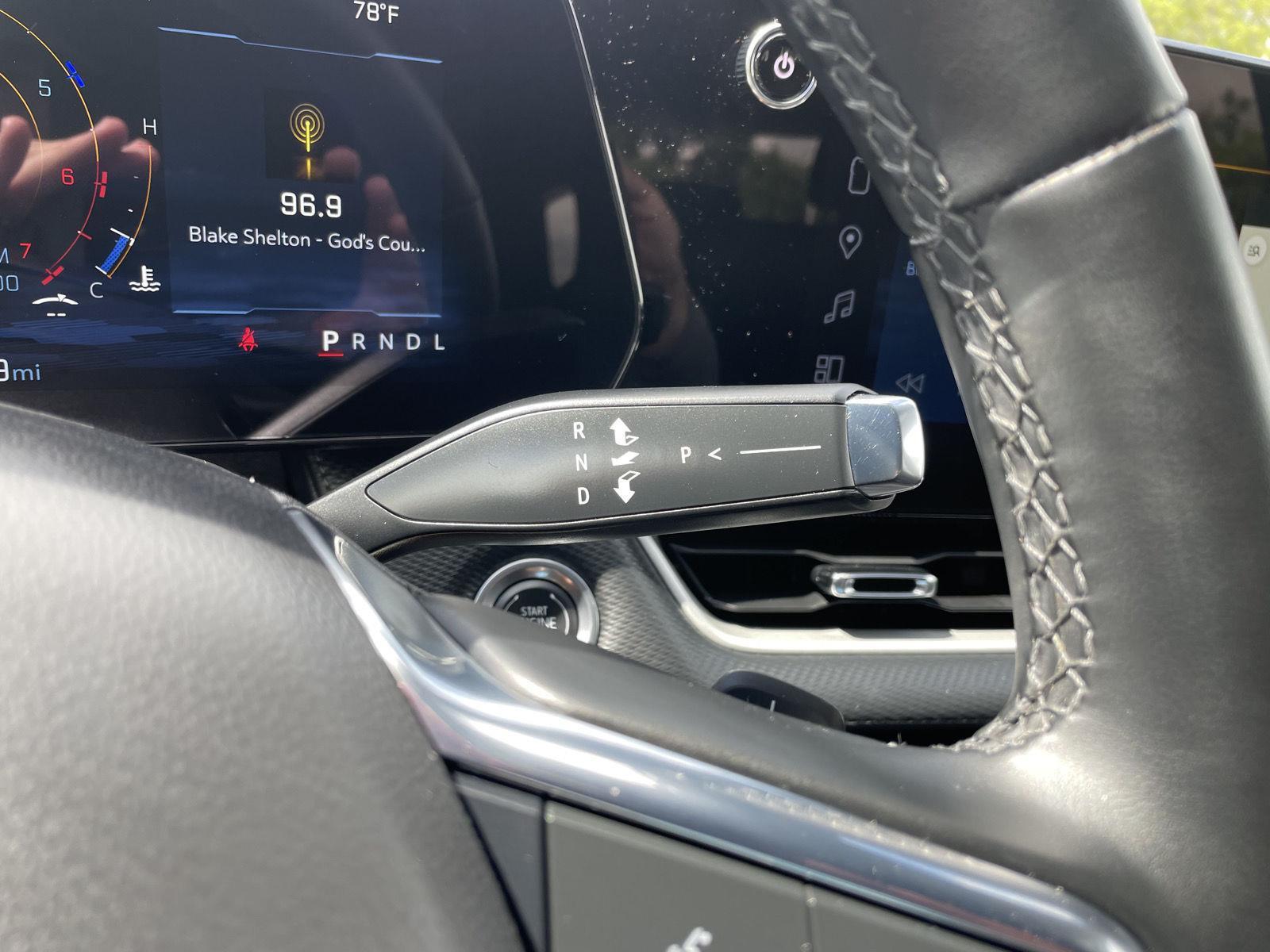 Vehicle photo 29