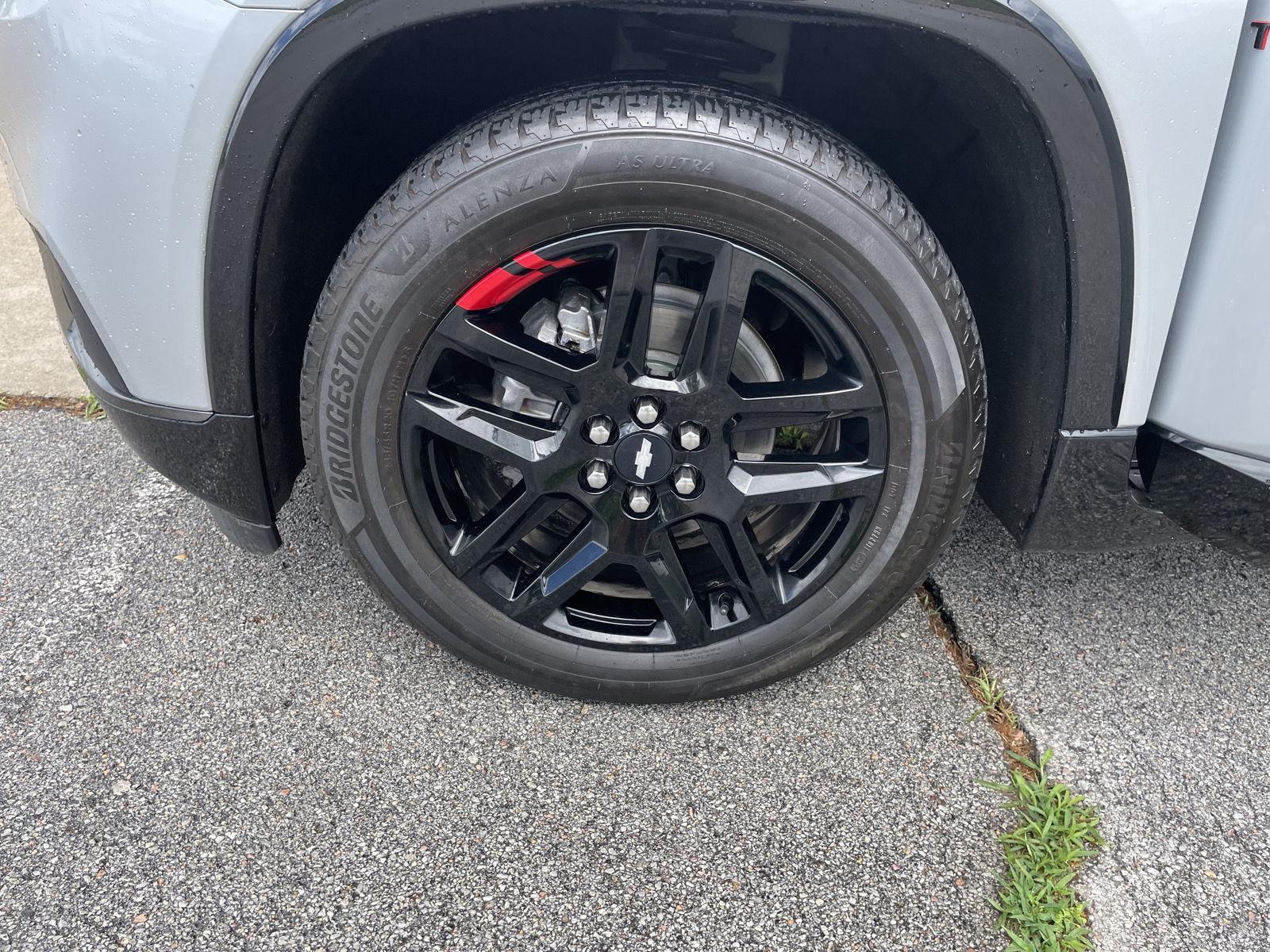 Vehicle photo 10