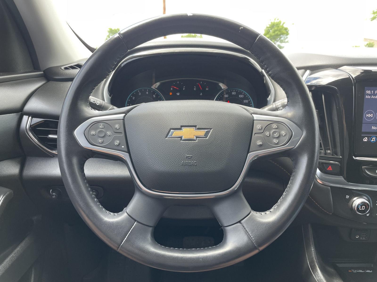 Vehicle photo 12