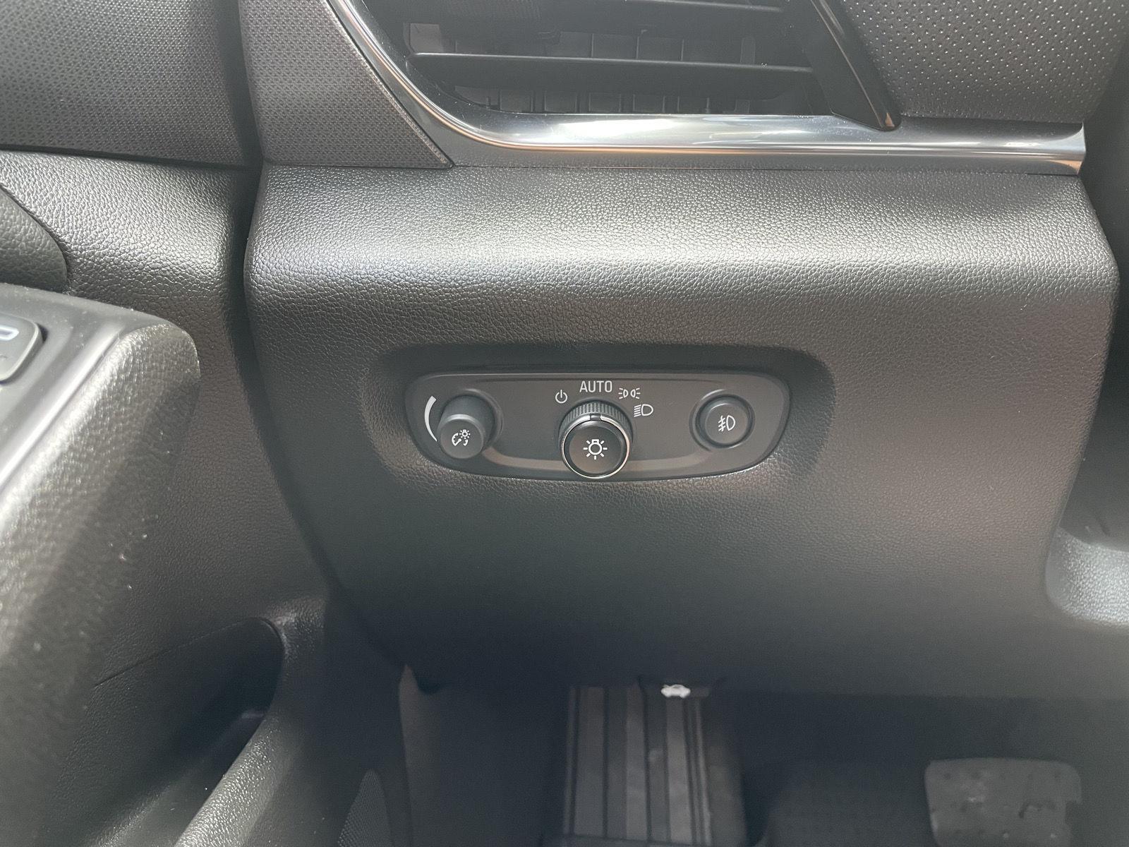 Vehicle photo 16