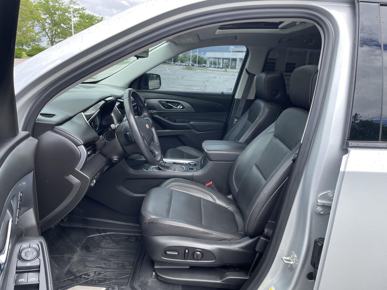 Vehicle photo 17
