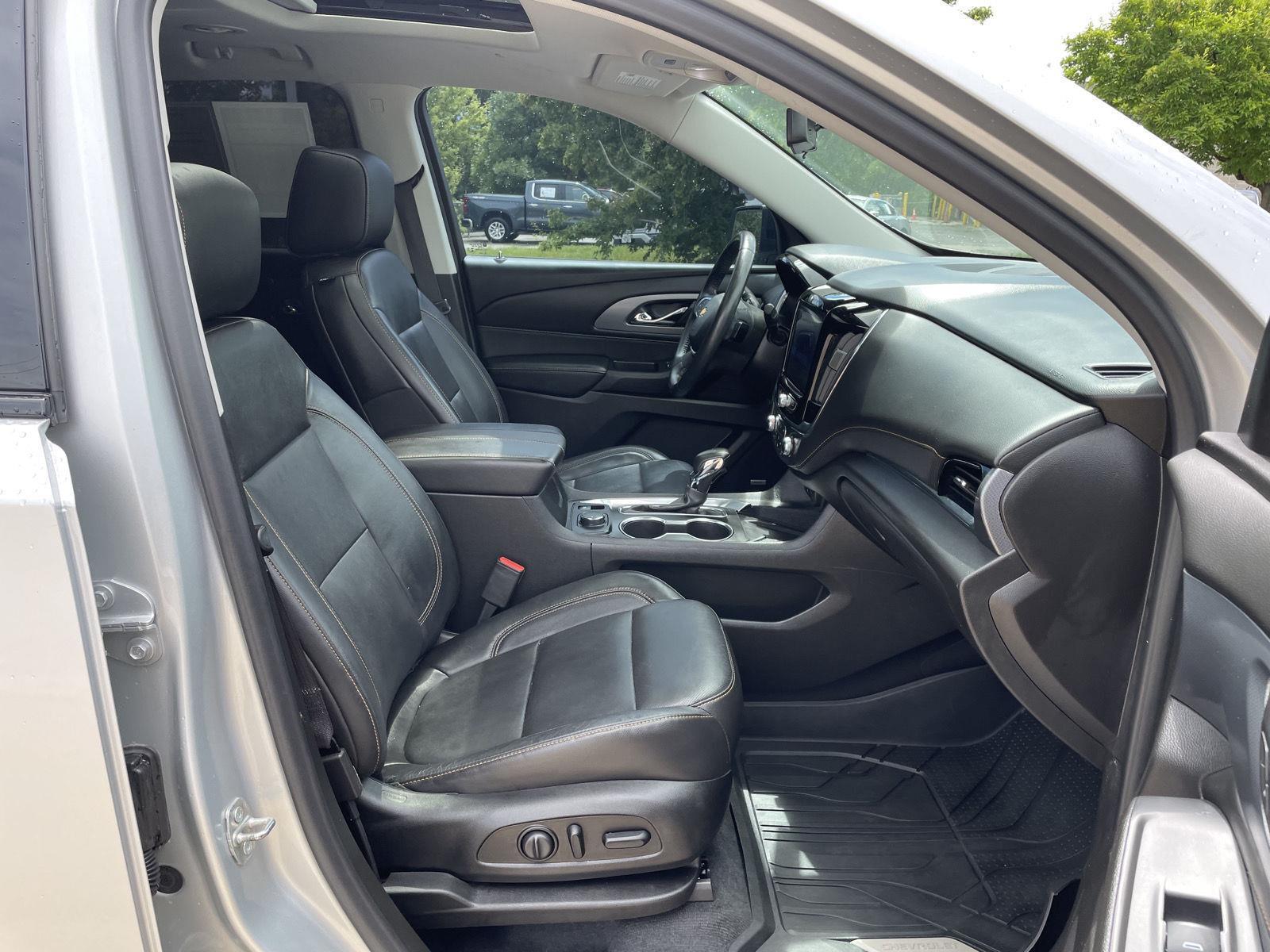 Vehicle photo 19