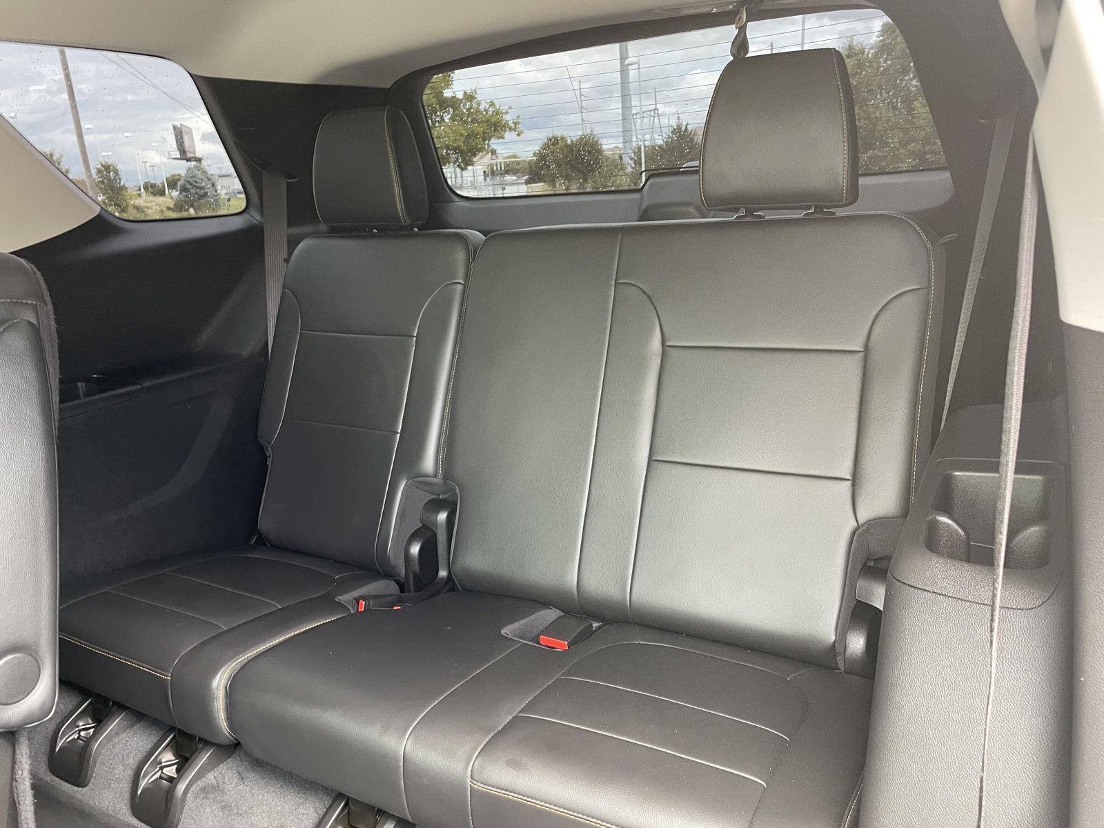 Vehicle photo 24