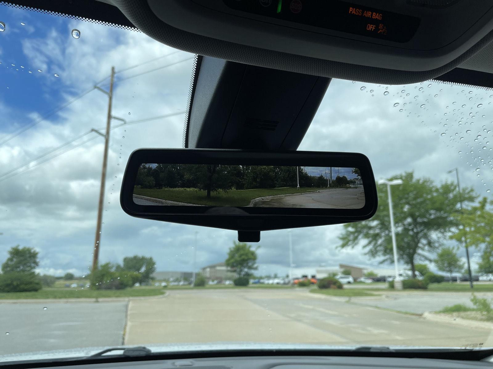Vehicle photo 26
