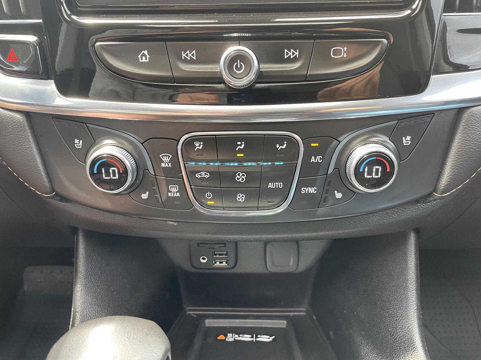 Vehicle photo 32