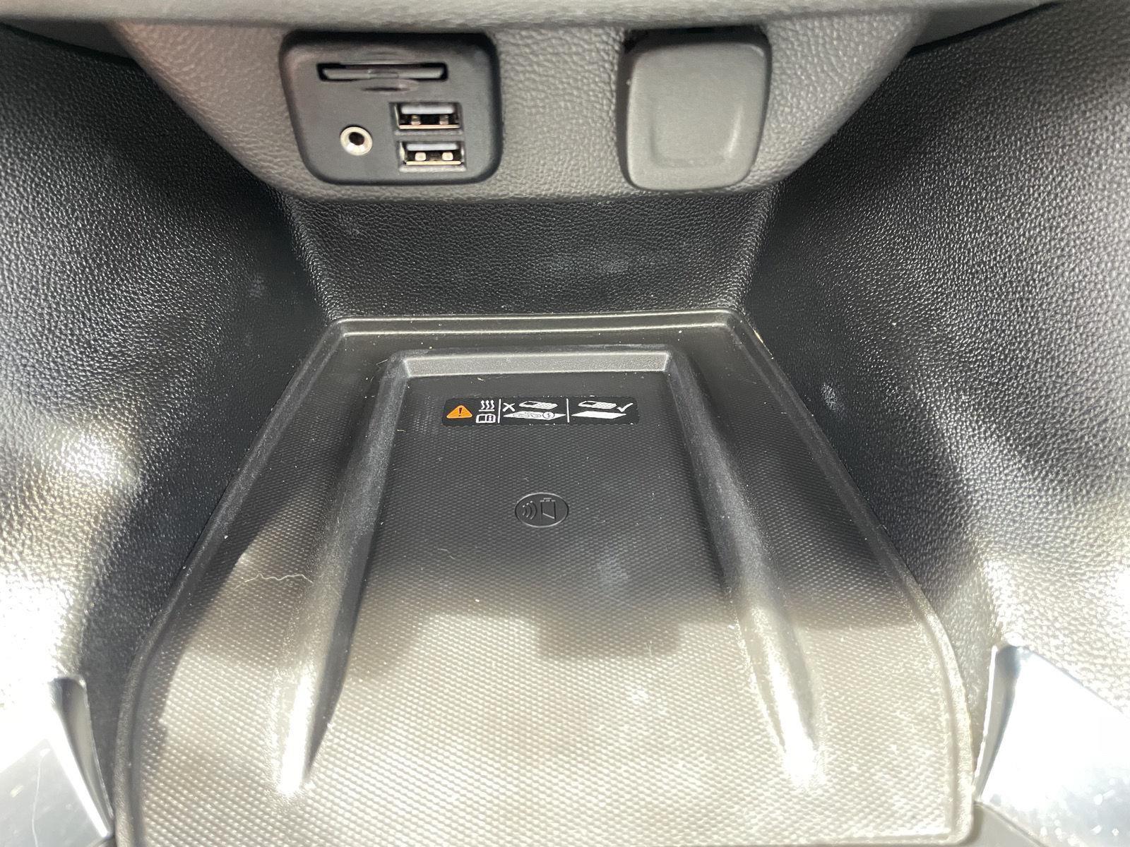 Vehicle photo 37