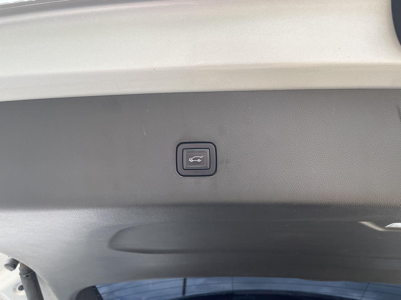 Vehicle photo 45