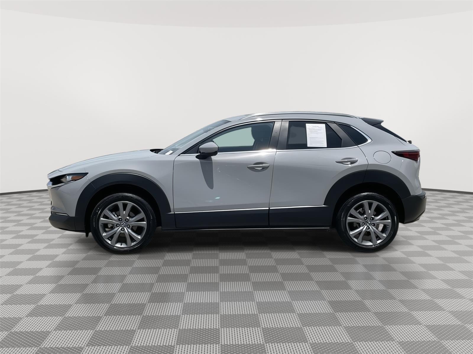 Vehicle photo 2