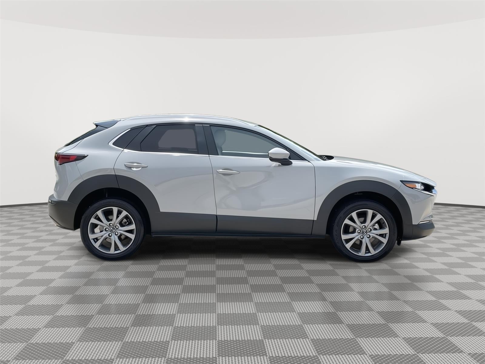 Vehicle photo 6