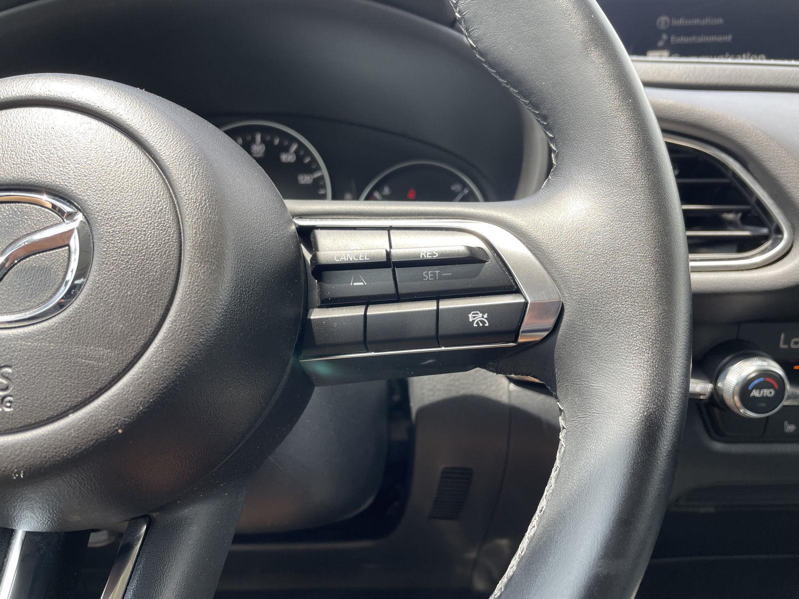 Vehicle photo 14