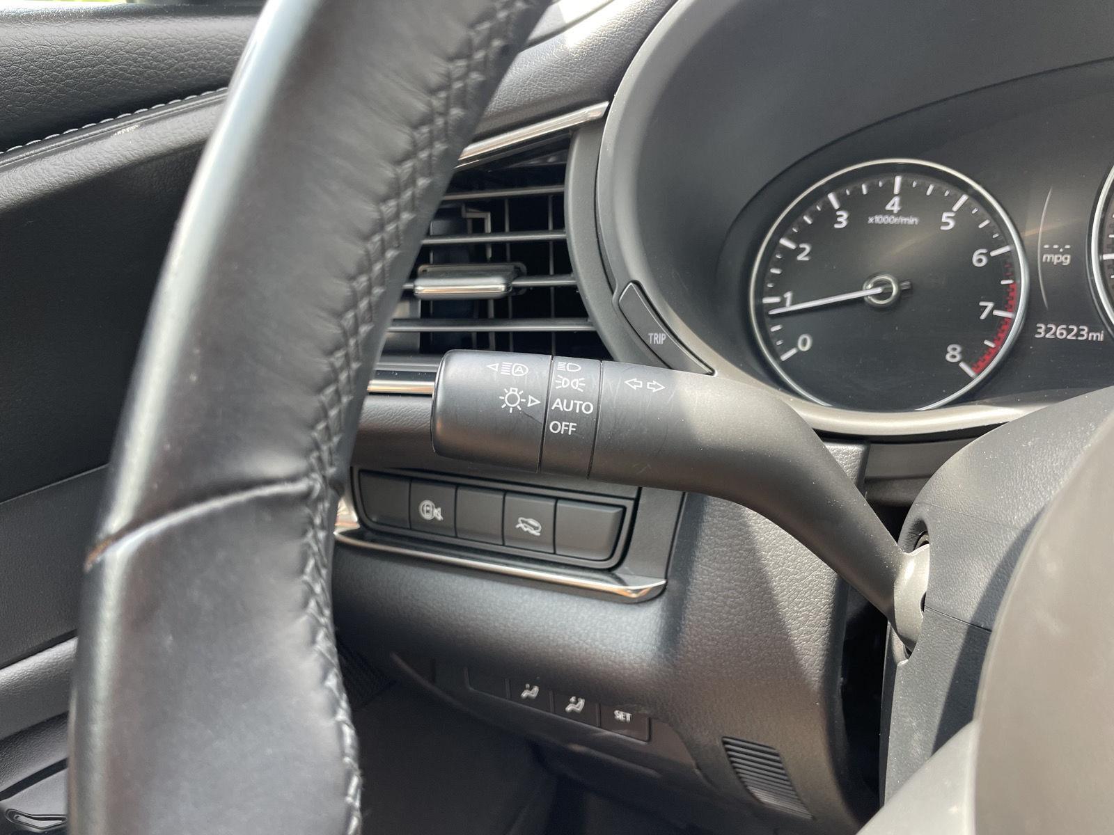 Vehicle photo 16