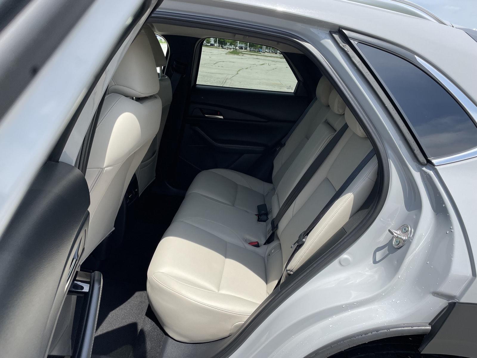 Vehicle photo 20