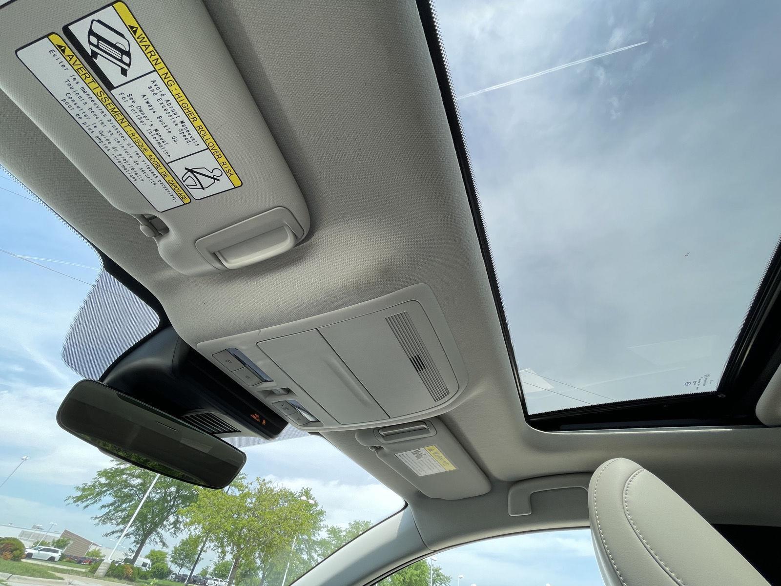Vehicle photo 21