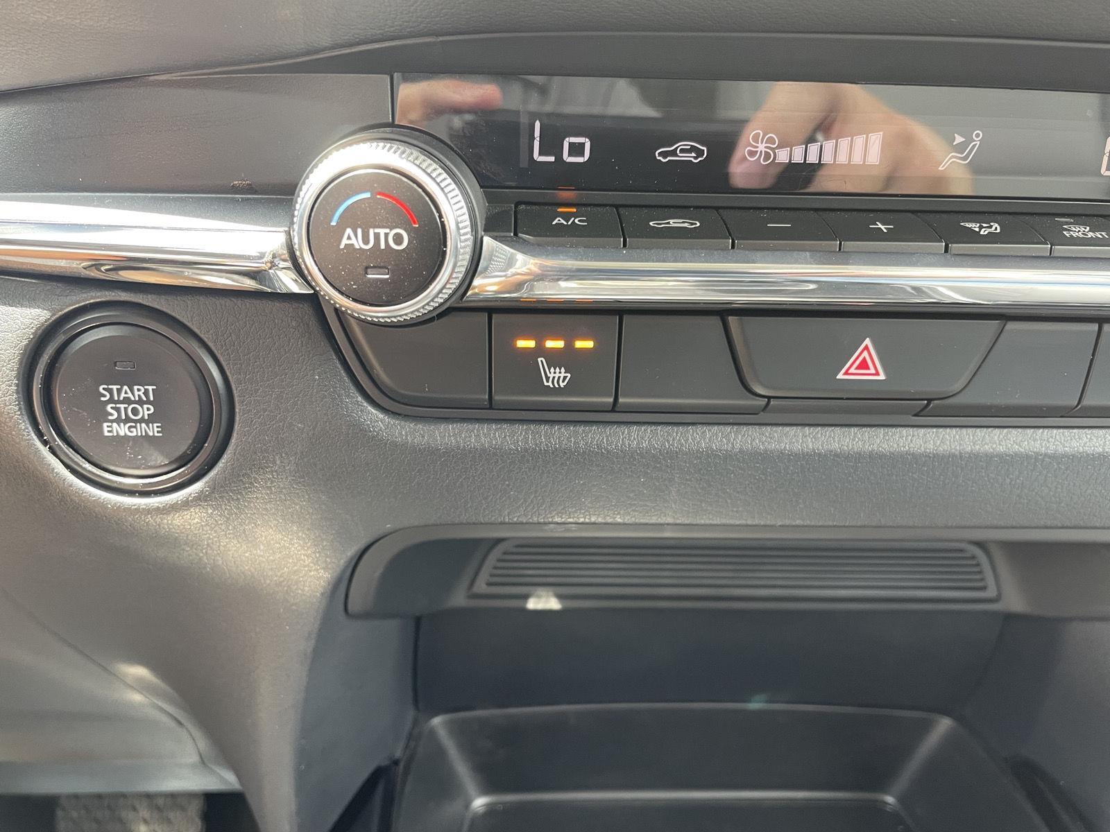 Vehicle photo 26