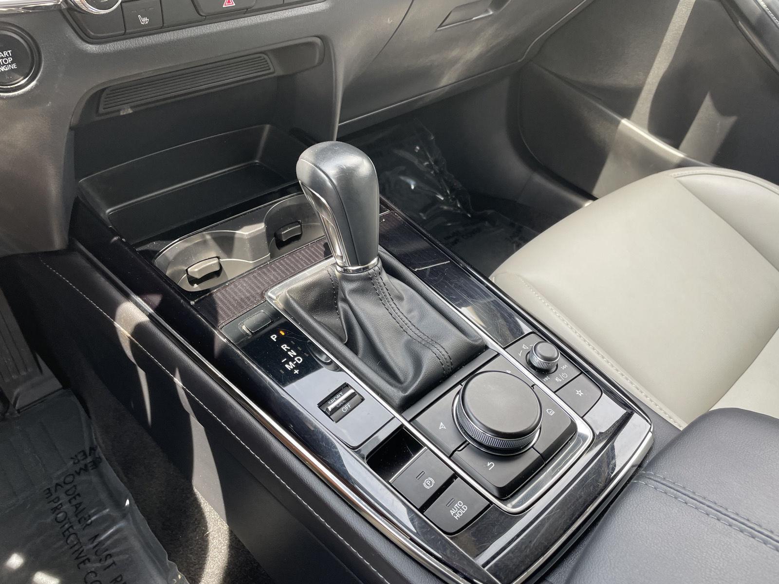 Vehicle photo 28