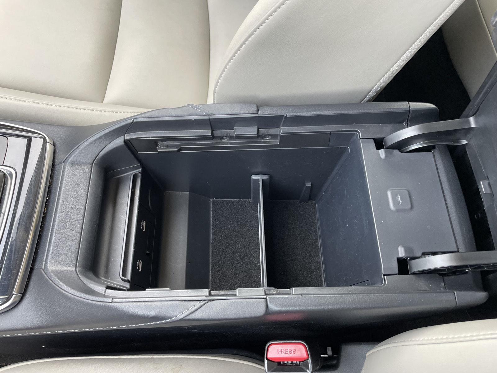 Vehicle photo 29