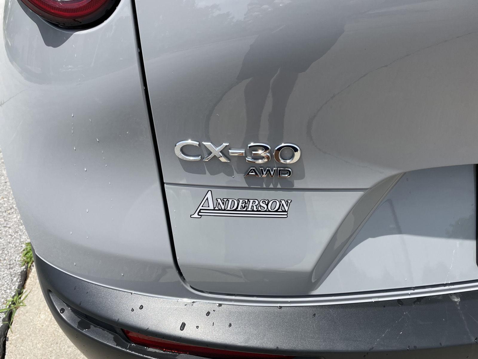 Vehicle photo 34