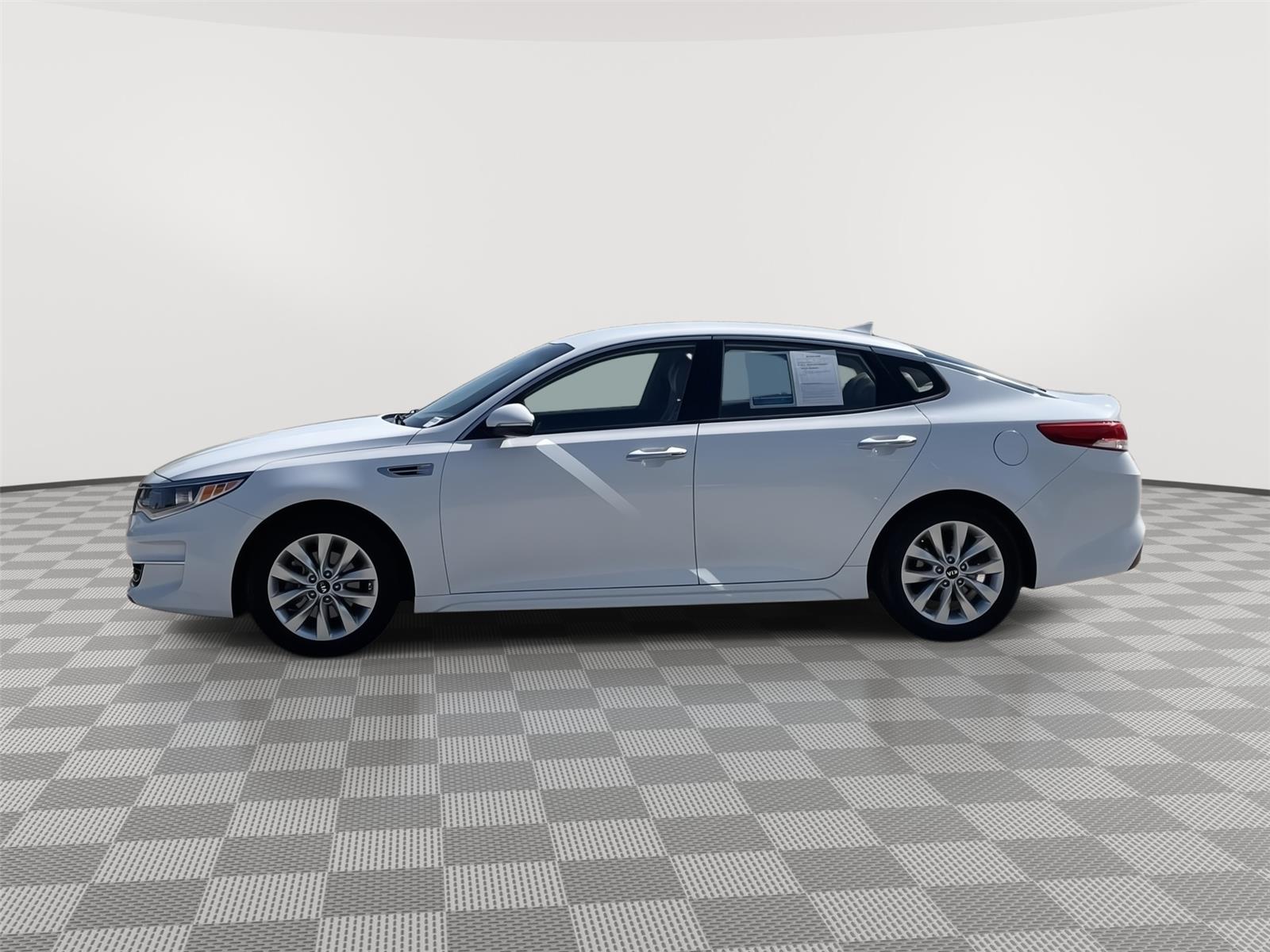 Pre-Owned 2018 Kia Optima for sale in Lincoln NE