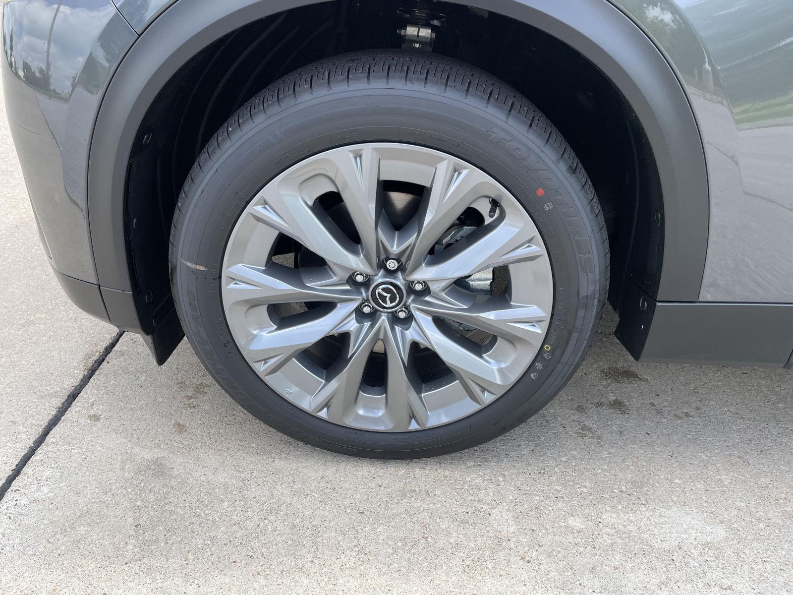 Vehicle photo 10