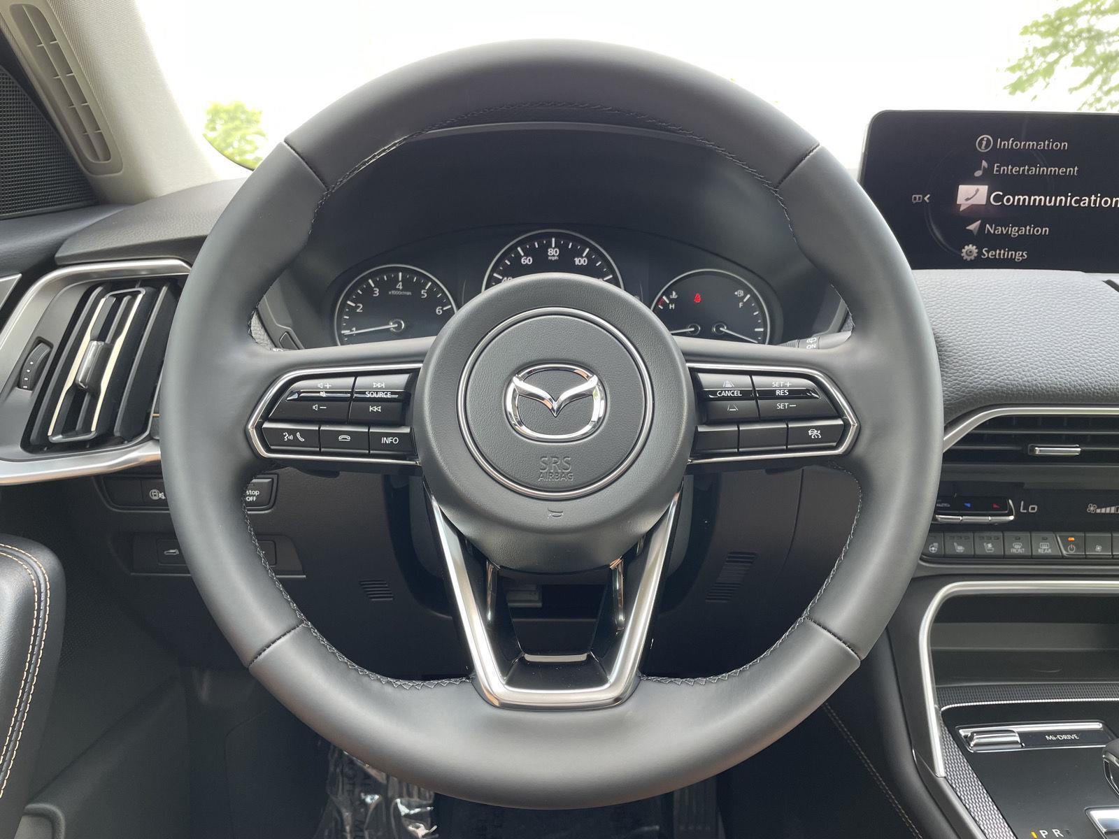 Vehicle photo 11