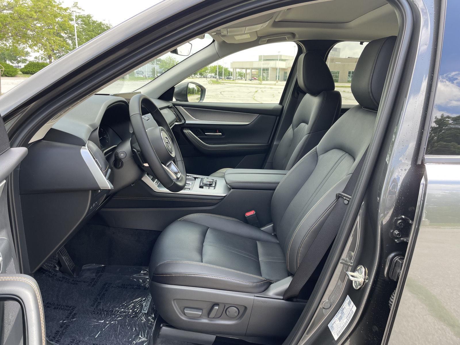 Vehicle photo 16