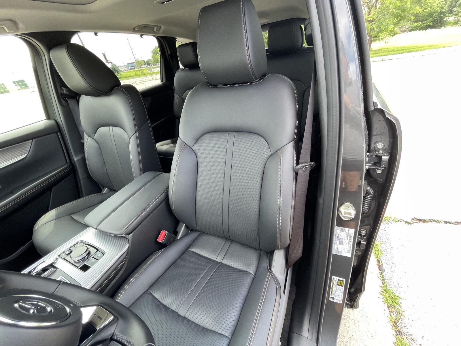 Vehicle photo 17