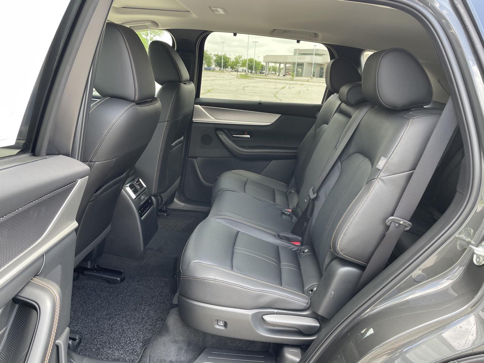 Vehicle photo 19