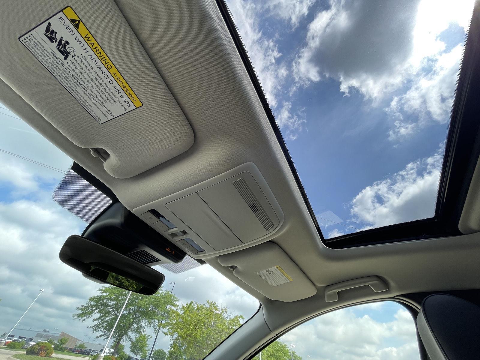 Vehicle photo 22
