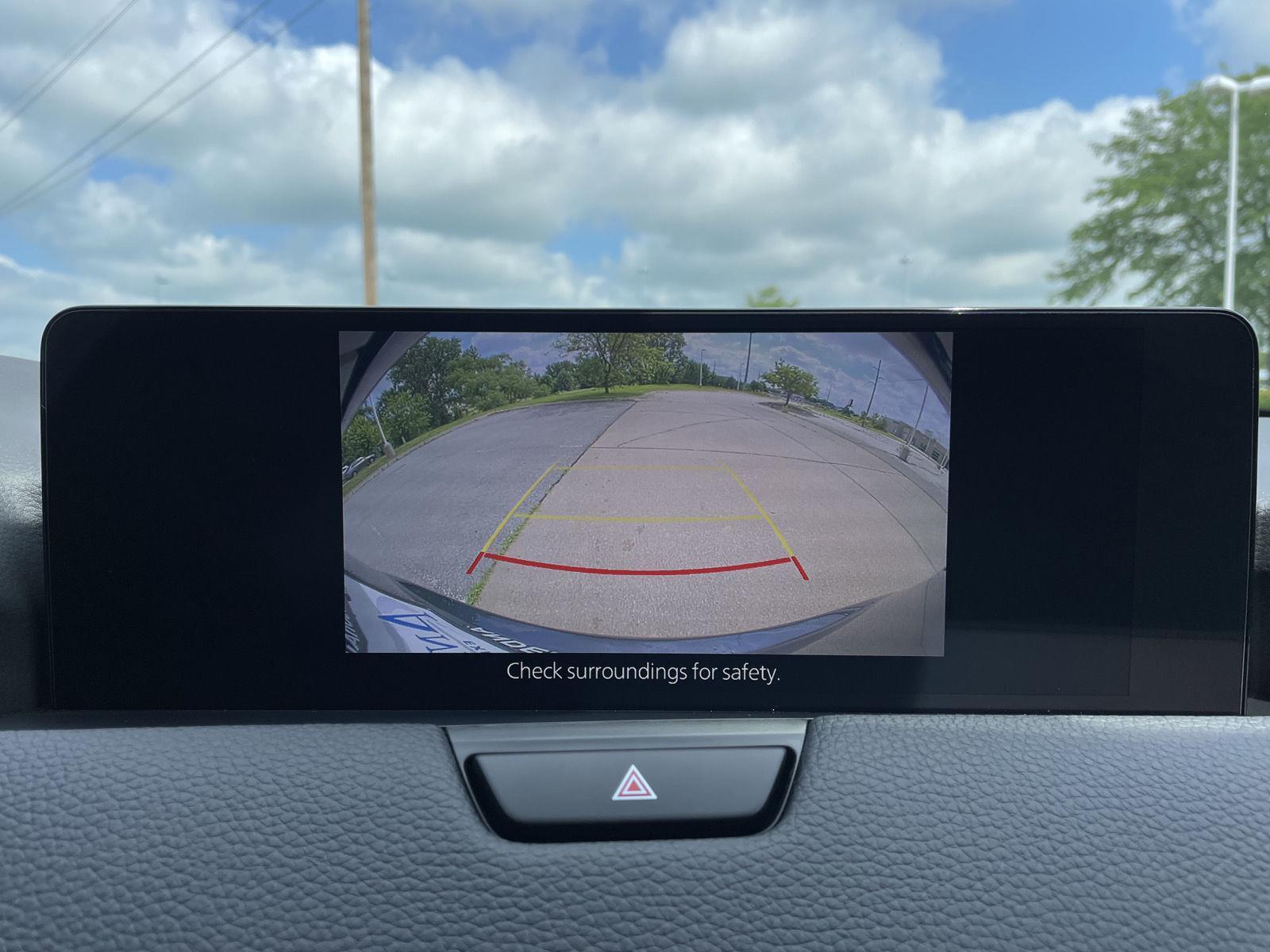 Vehicle photo 24