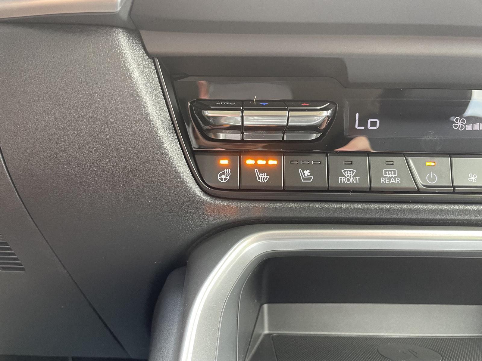 Vehicle photo 27