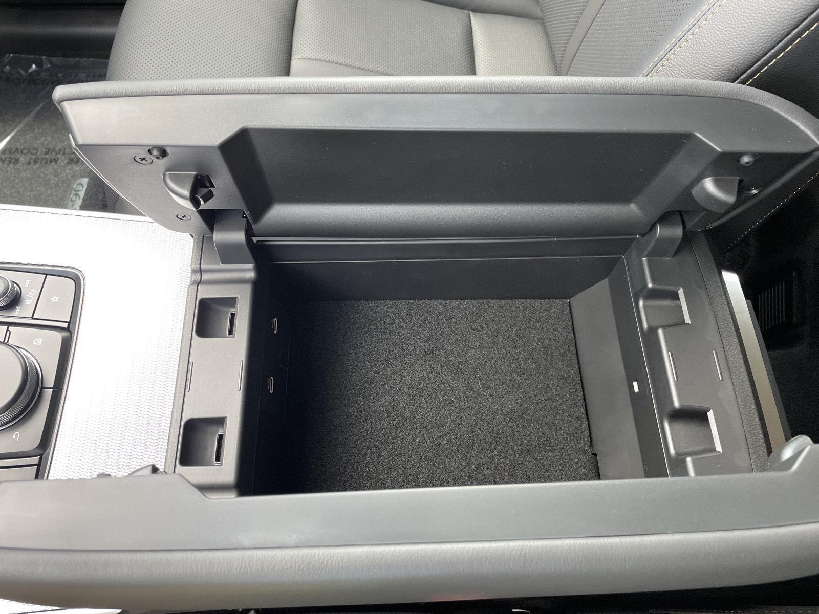 Vehicle photo 32